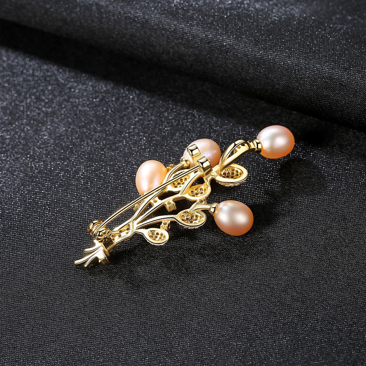 KnotTie Brooch