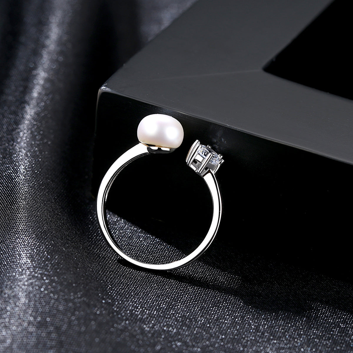 LuxePearl Ring