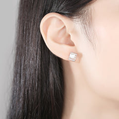 Dazzling Stud Earing